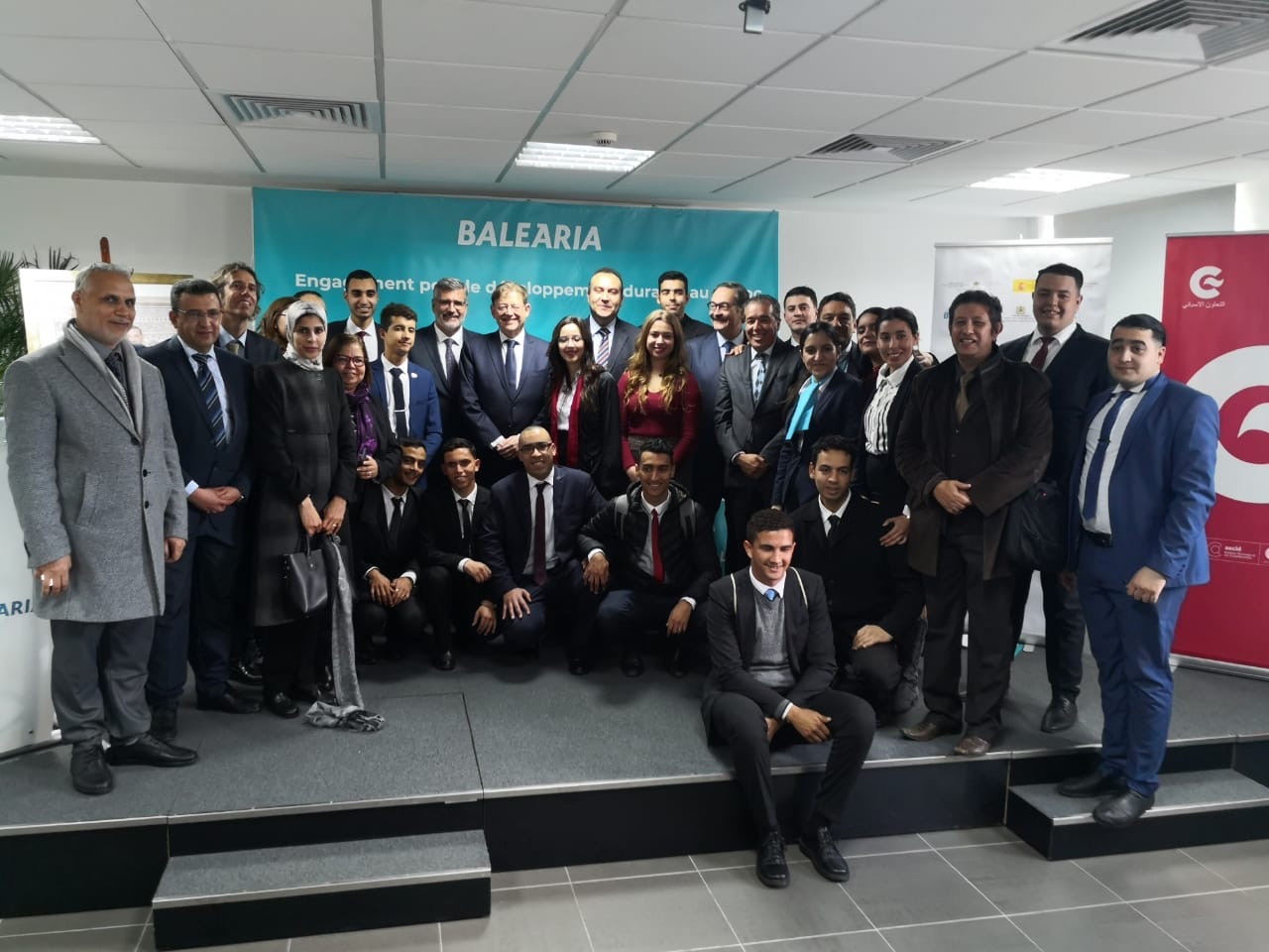 Encuentro de jóvenes estudiantes de FP marroquíes con el Presidente de la Generalitat Valenciana ...
